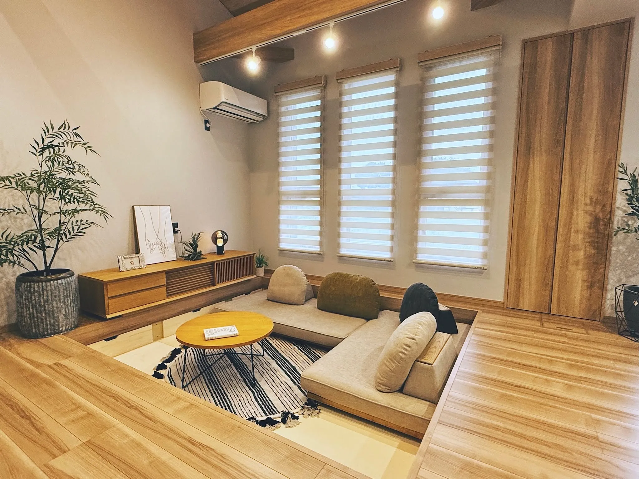【納品事例】 中津市の新築に家具・雑貨一式をコーディネートさ...